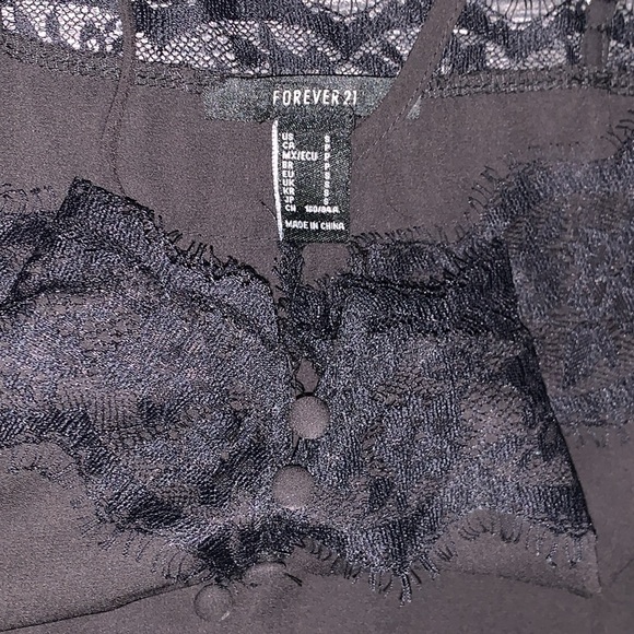 • Forever 21 Button Down Sleeveless Tops W/ Lace Details & Adjustable Straps • - Picture 3 of 5
